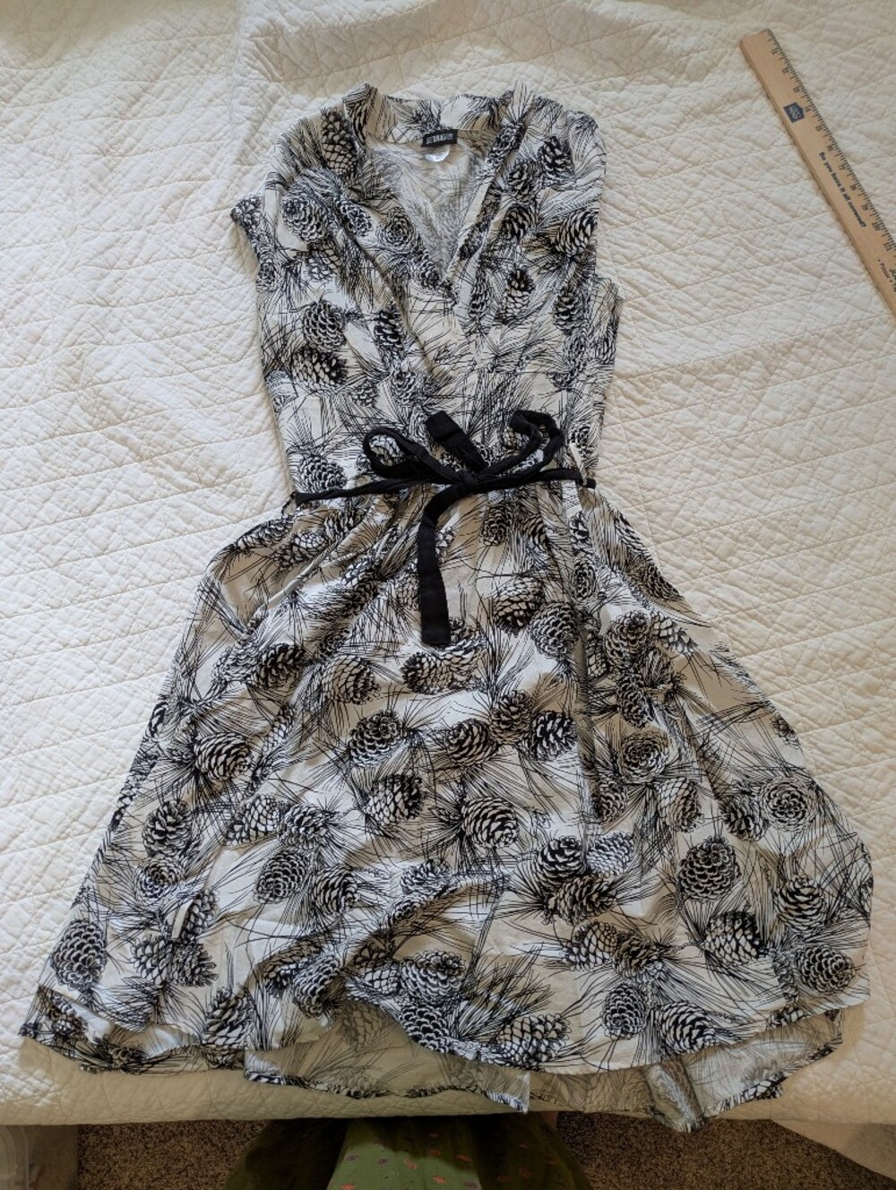 Retrolicious Black and White Pinecone Print Midi Dress